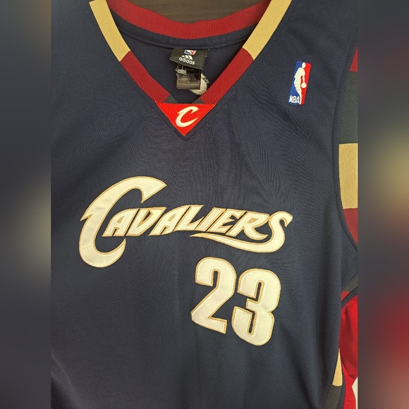 Adidas NBA Cleveland Cavaliers LeBron James Jersey - Picture 3 of 9
